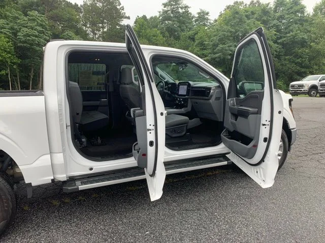 Certified Used 2024 Oxford White Ford XLT image 12