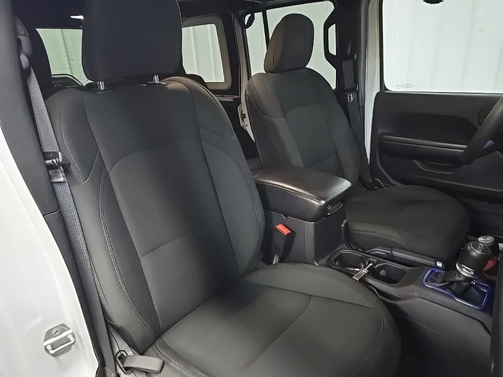 Used 2019 White Jeep Unlimited Sport S image 14