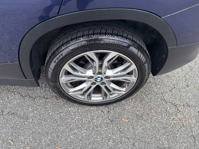 Used 2018 Blue BMW xDrive28i image 14