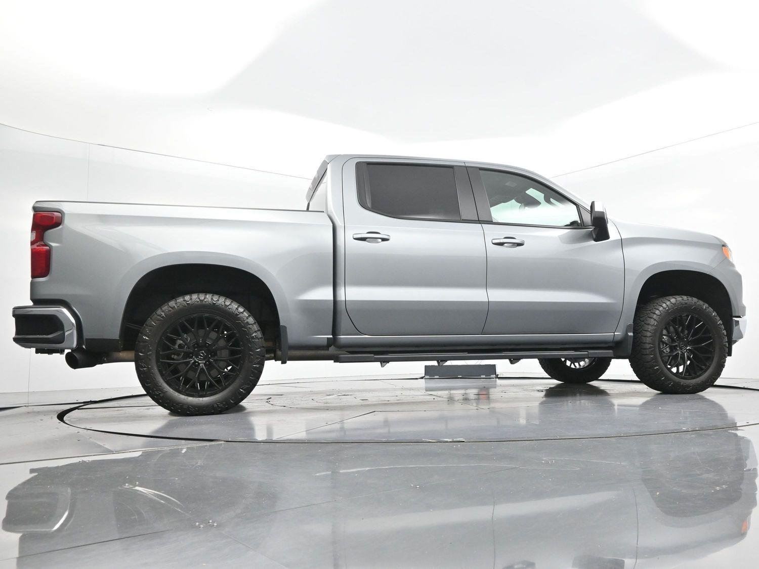 Used 2025 Sterling Gray Metallic Chevrolet LT image 53