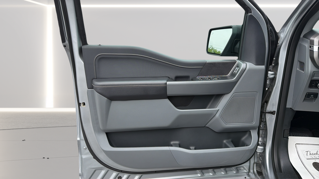 Used 2025 Silver Ford XLT image 21