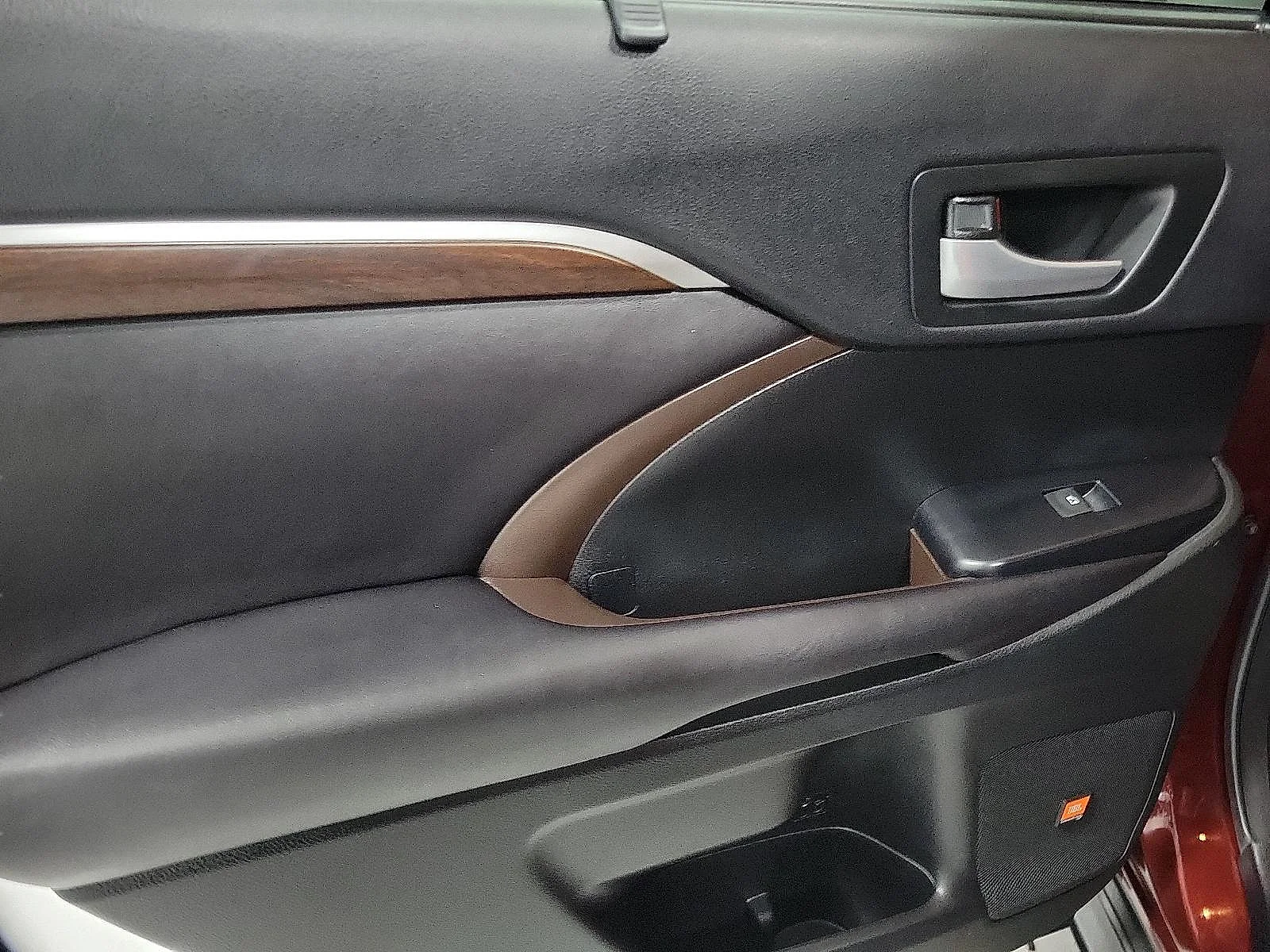 Used 2016 Red Toyota Limited image 17