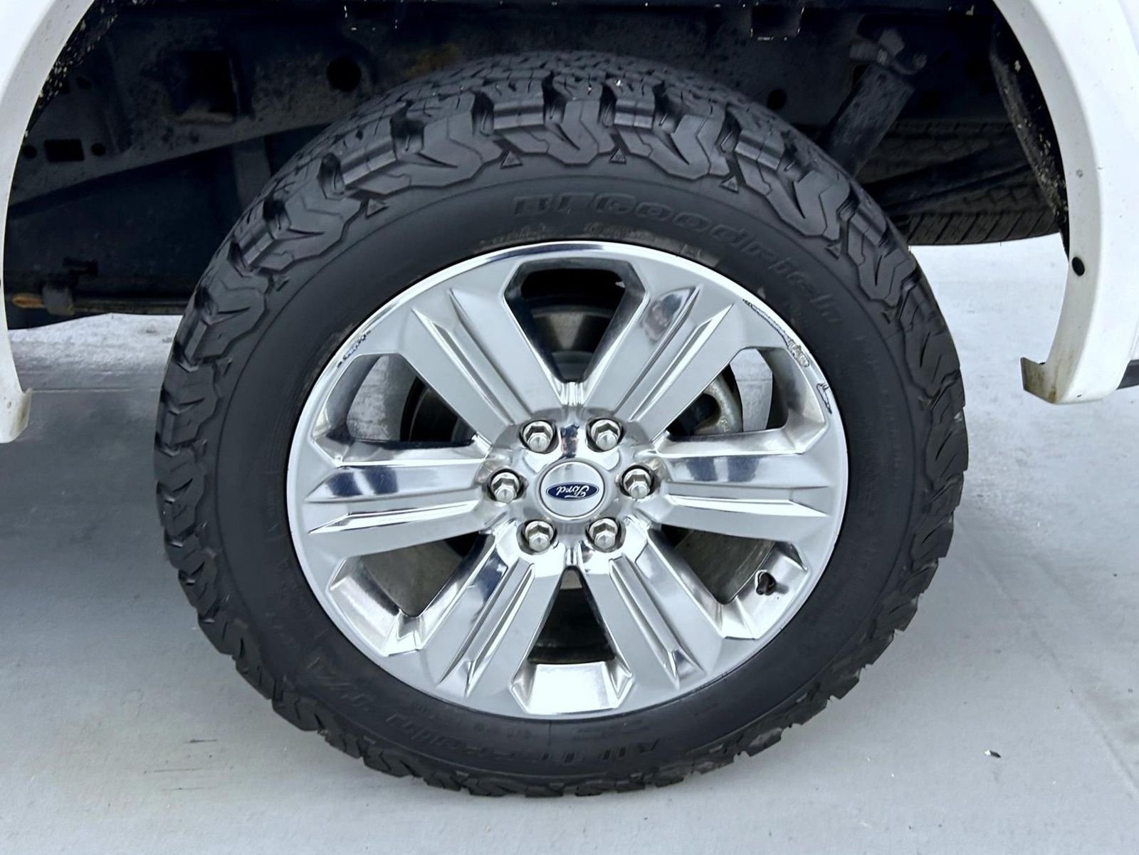 Used 2019 White Ford Lariat image 23