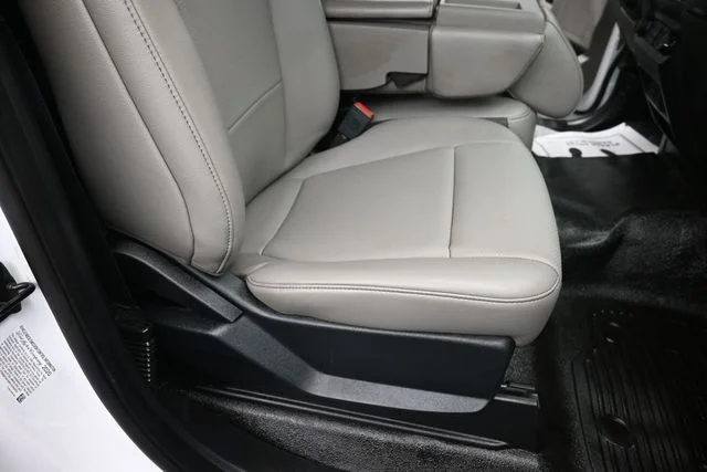 Used 2020 White Ford XL image 22