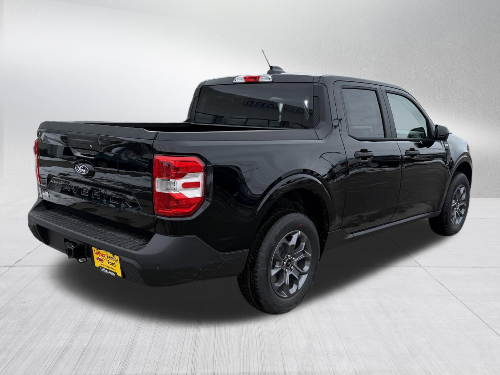 New 2026 Shadow Black Ford XLT image 4