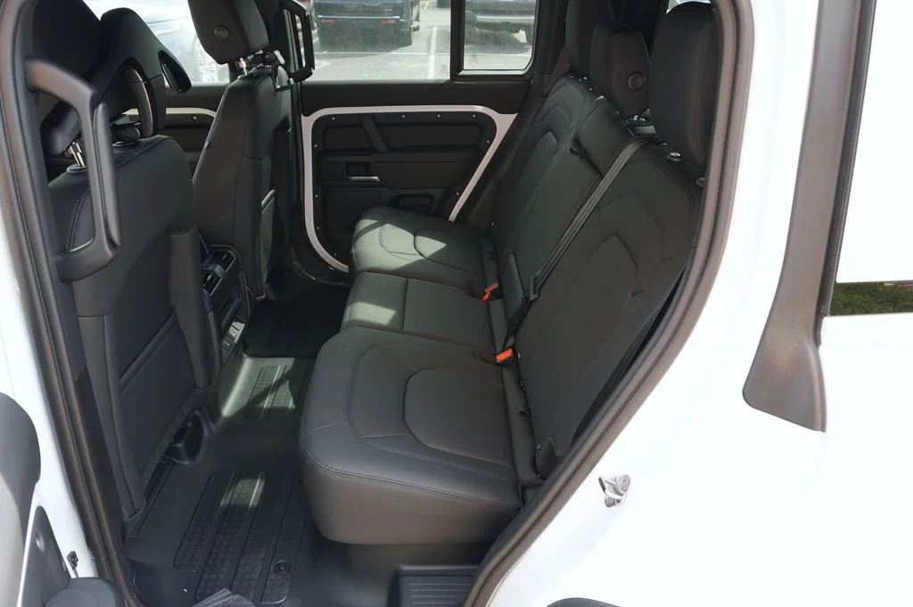 New 2026 Fuji White Land Rover S image 31