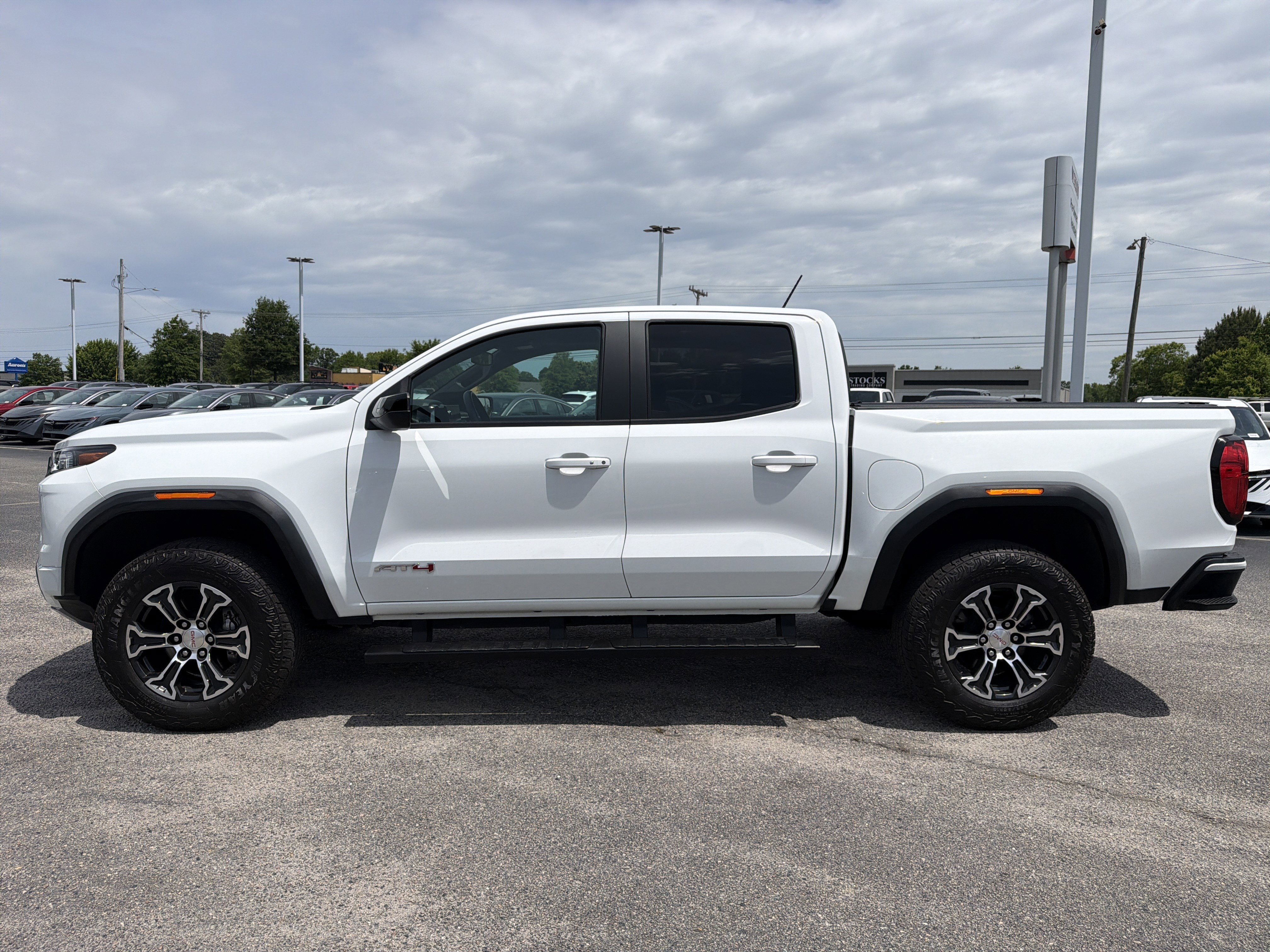 Used 2023 Summit White GMC 4WD AT4 image 26