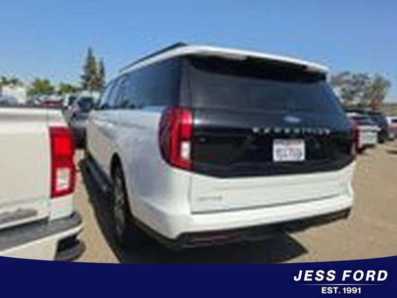 Used 2025 Oxford White Ford Active image 4