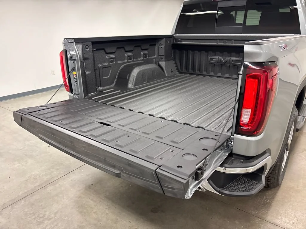 2026 GMC Sierra 1500 SLT - Photo 17