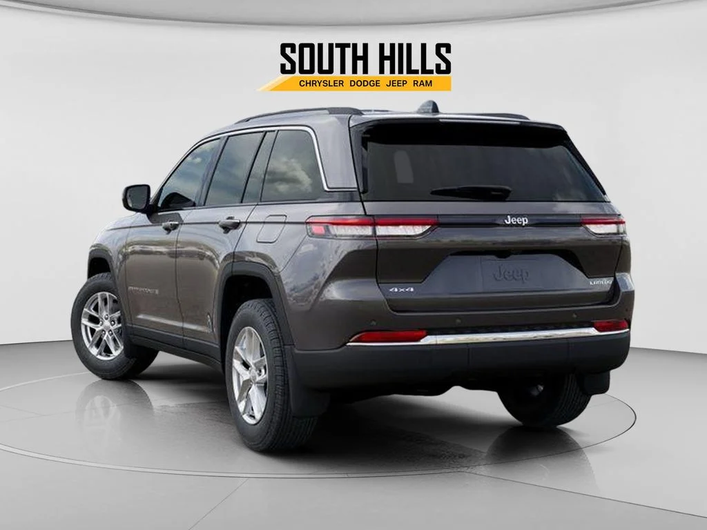 New 2025 Gray Jeep Laredo X image 3