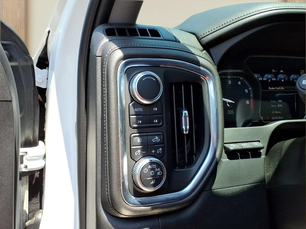 Used 2019 WHITE FROST TRICOAT GMC Denali image 20