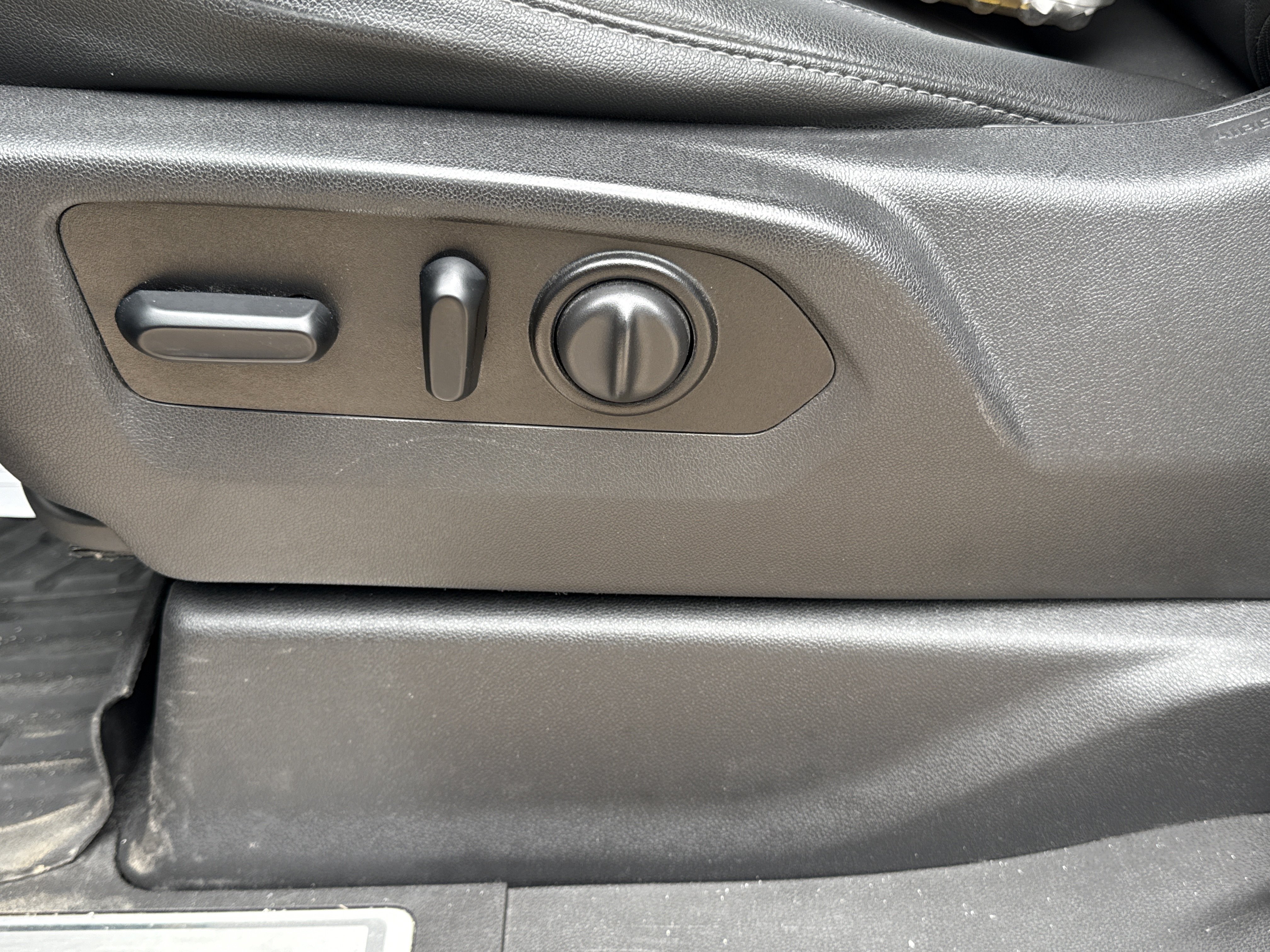 Used 2021 SATIN STEEL METALLIC Chevrolet LT Trail Boss image 14