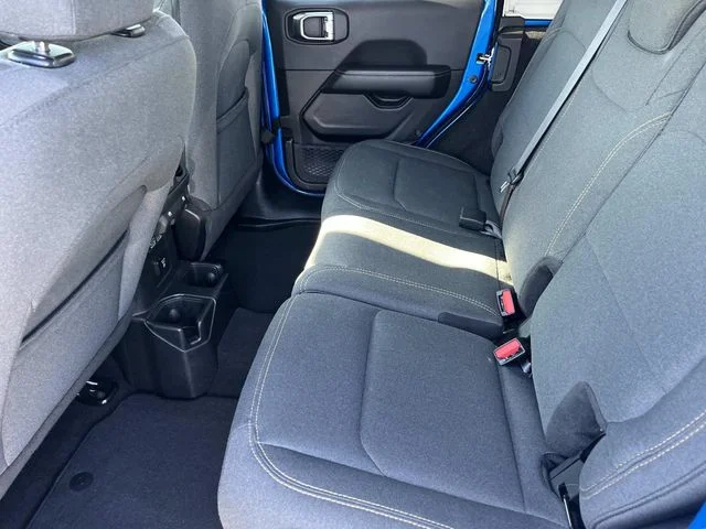 Used 2025 Blue Jeep Sahara image 18
