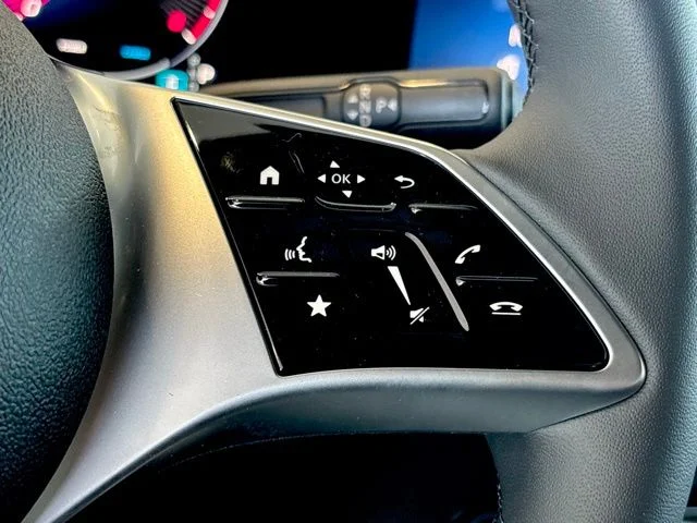 New 2026 White Mercedes-Benz GLB 250 image 27