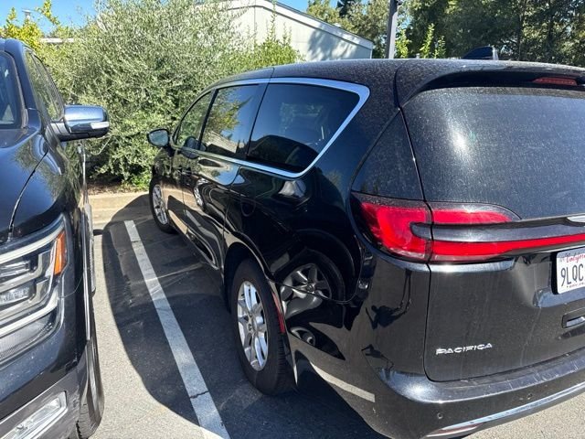 Used 2024 Black Chrysler Touring L image 2