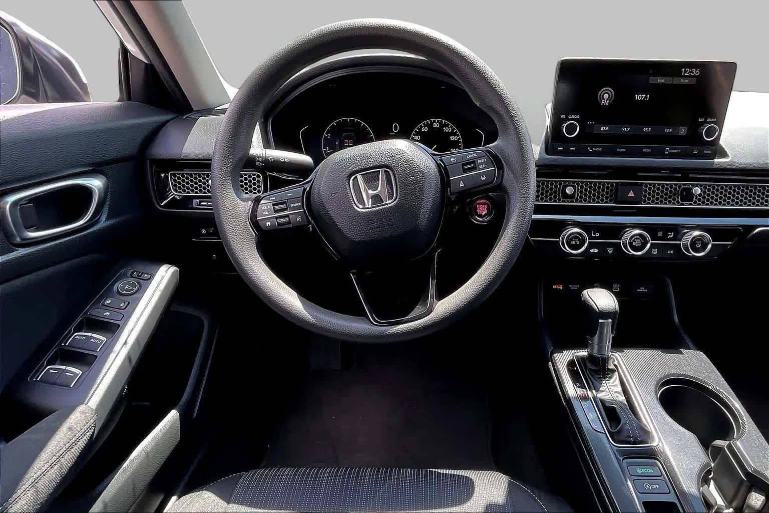 Used 2025 Platinum White Pearl Honda LX image 6