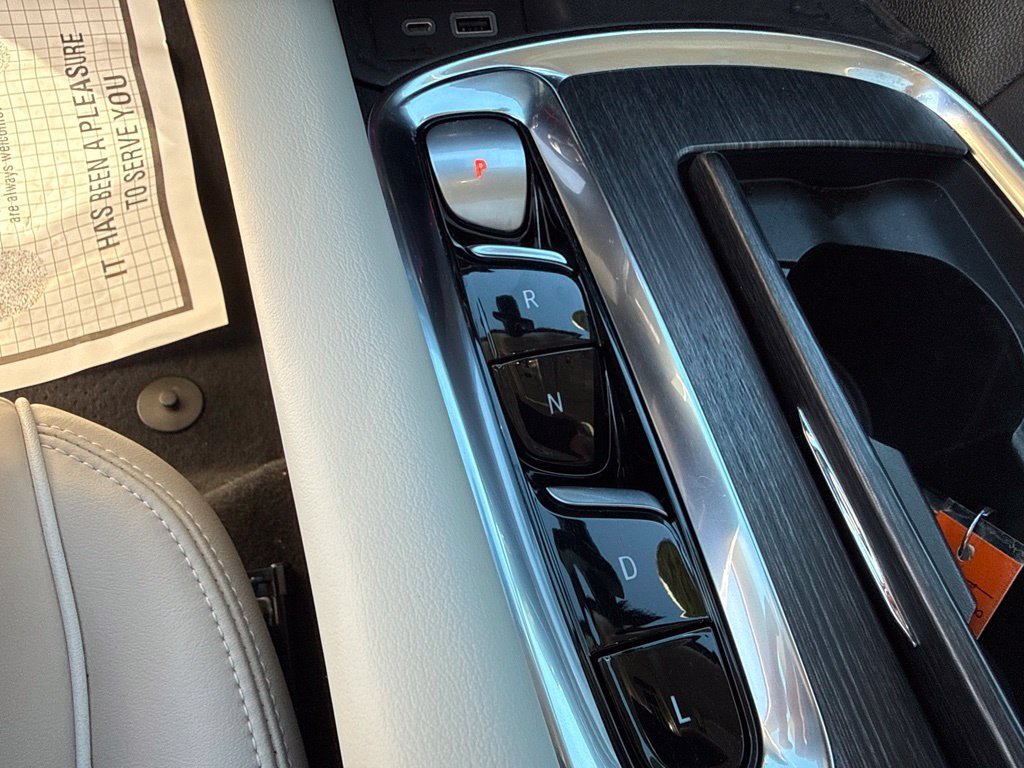 Used 2024 Gray Buick Avenir image 38