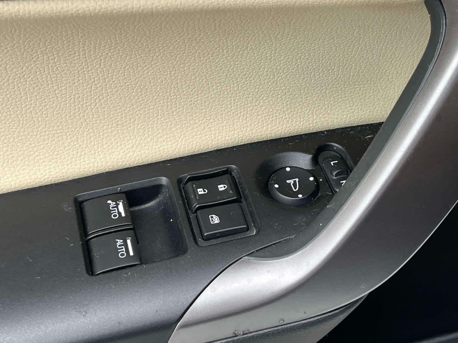 Used 2017  Honda EX-L image 36
