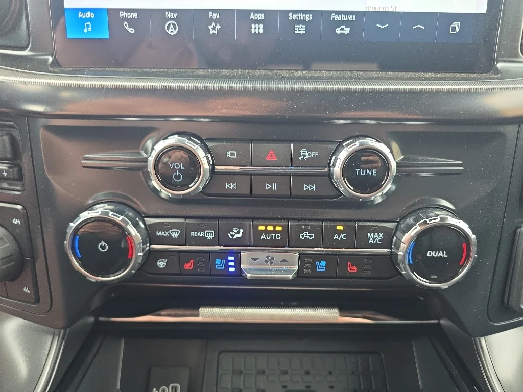 New 2026 Iconic Silver Metallic Ford Lariat® image 22