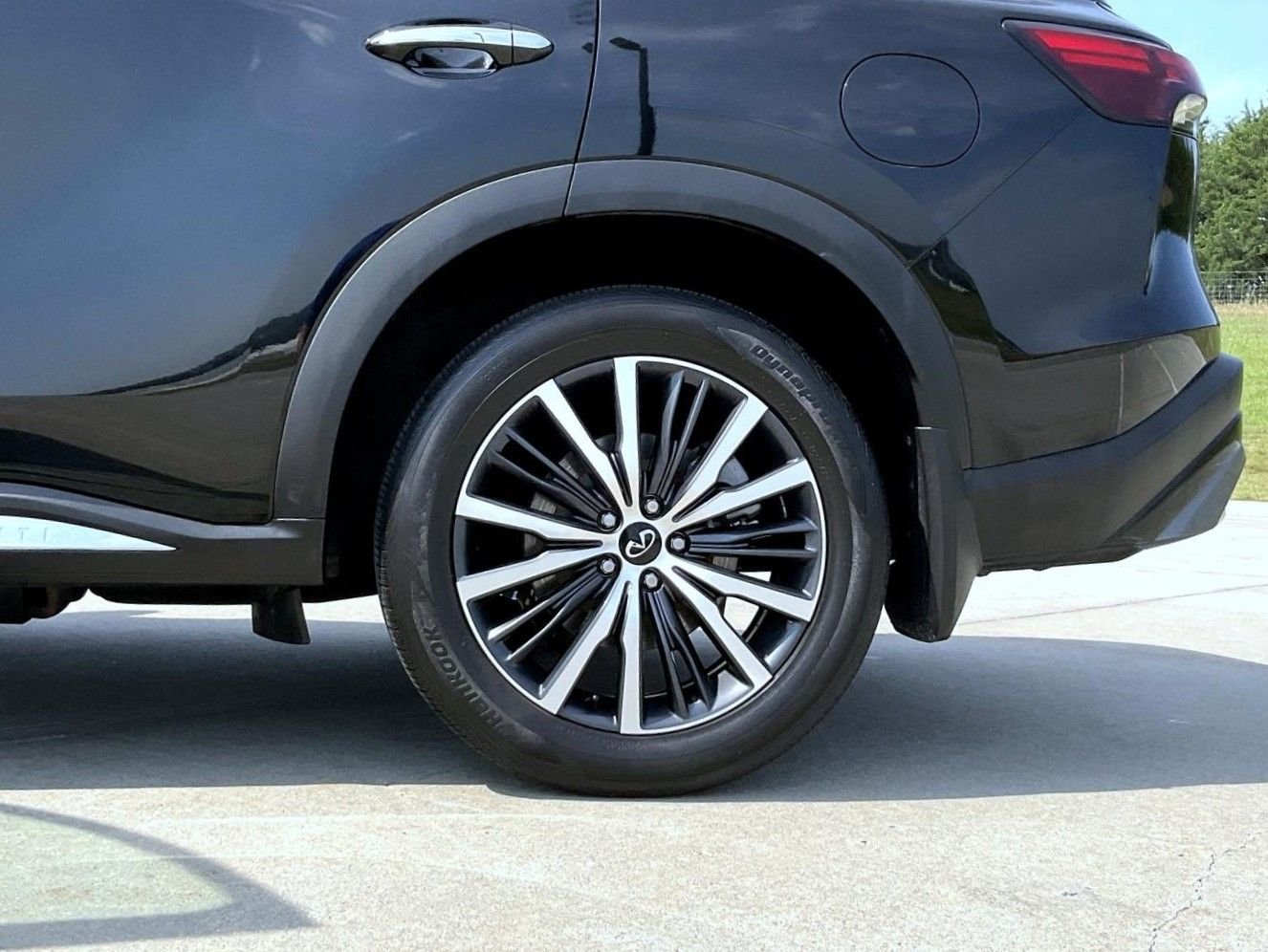 Used 2023 Black INFINITI Sensory image 25