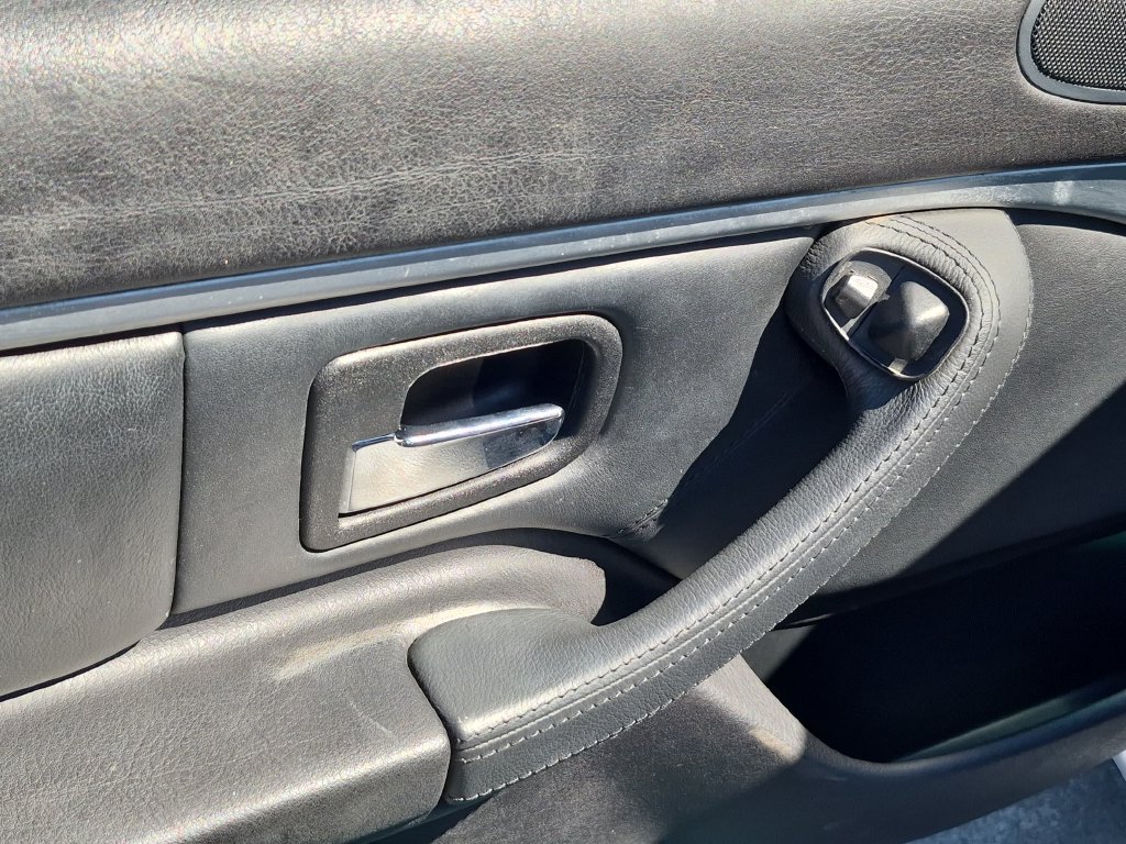 Used 2002  BMW 3.0i image 15
