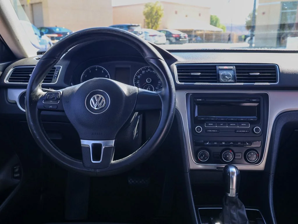 Used 2015 Gray Volkswagen 1.8T S image 20
