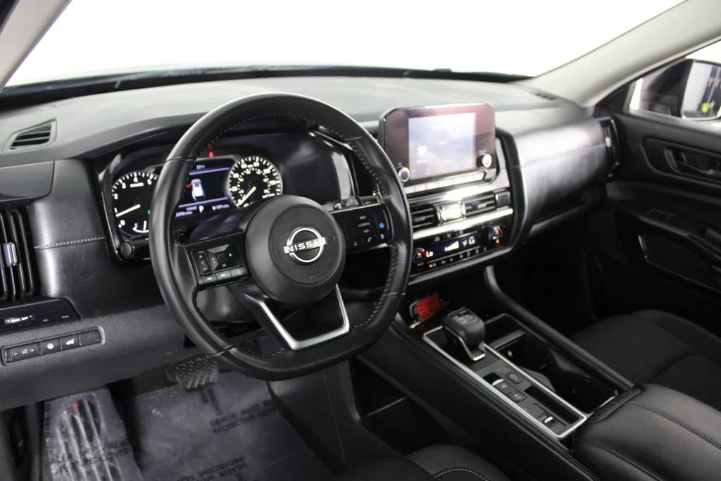 2025 Nissan Pathfinder SV - Photo 19