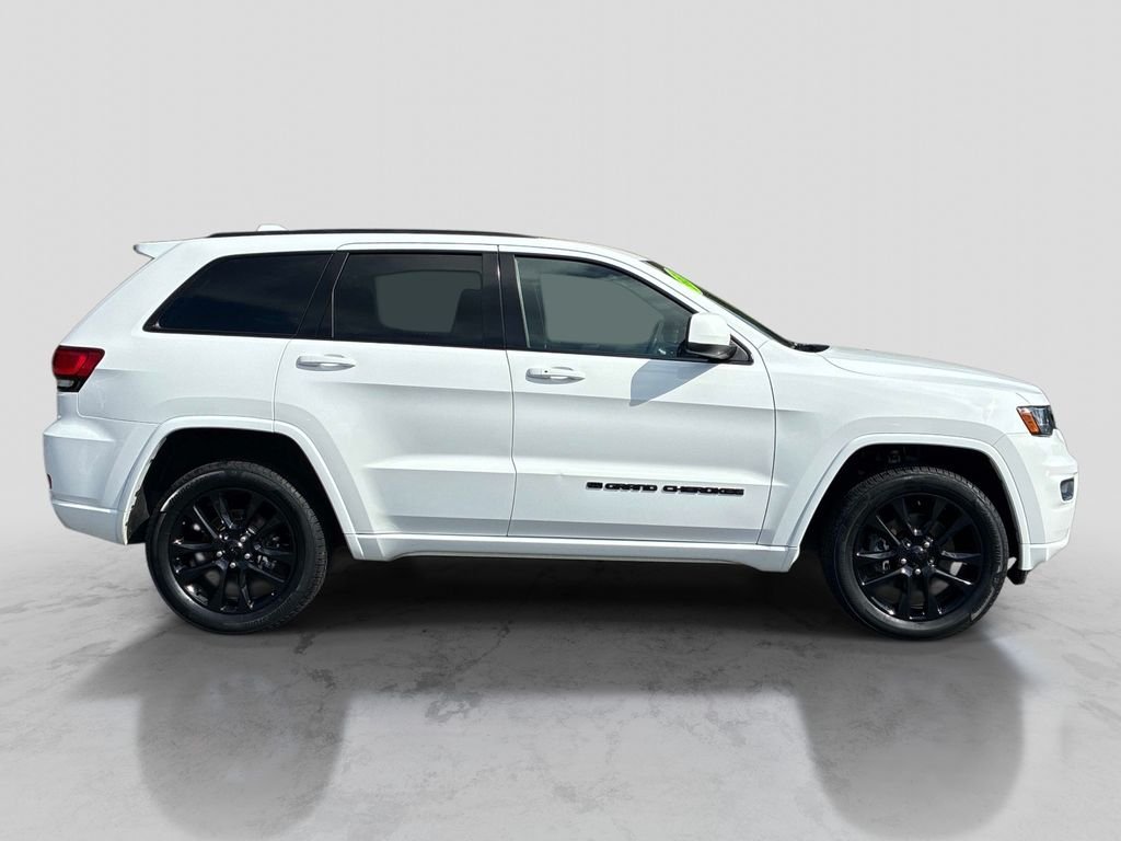 Used 2022 White Jeep Laredo X image 8