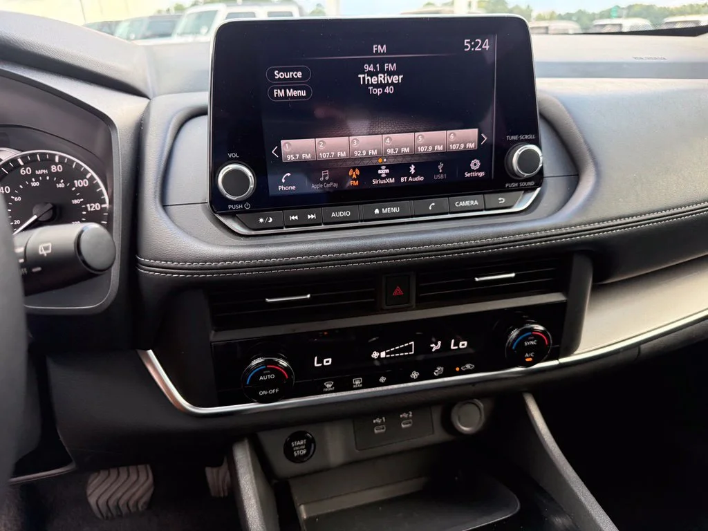 Used 2025 Gray Nissan SV image 8