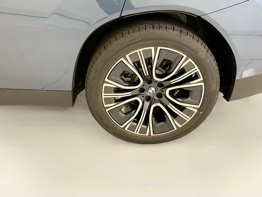 New 2026 Blue Metallic BMW 30 xDrive image 30