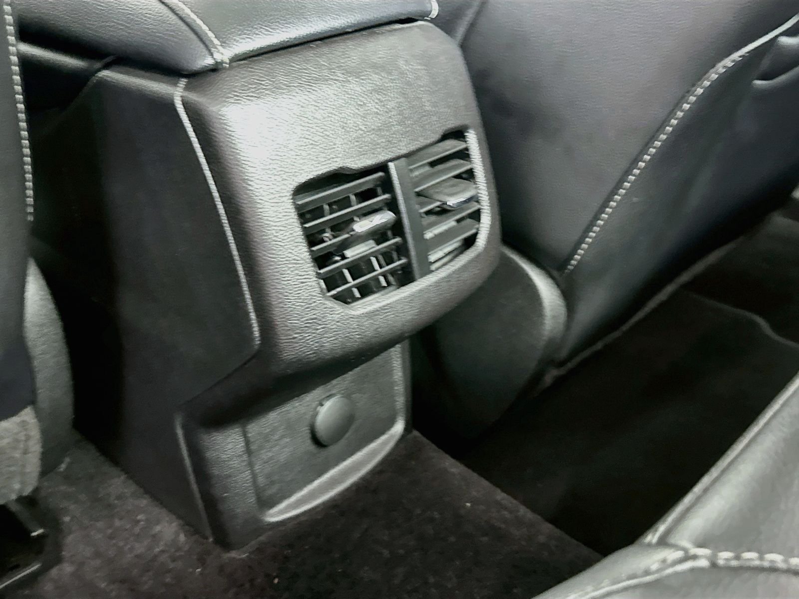 Used 2017 Magnetic Ford SE image 25