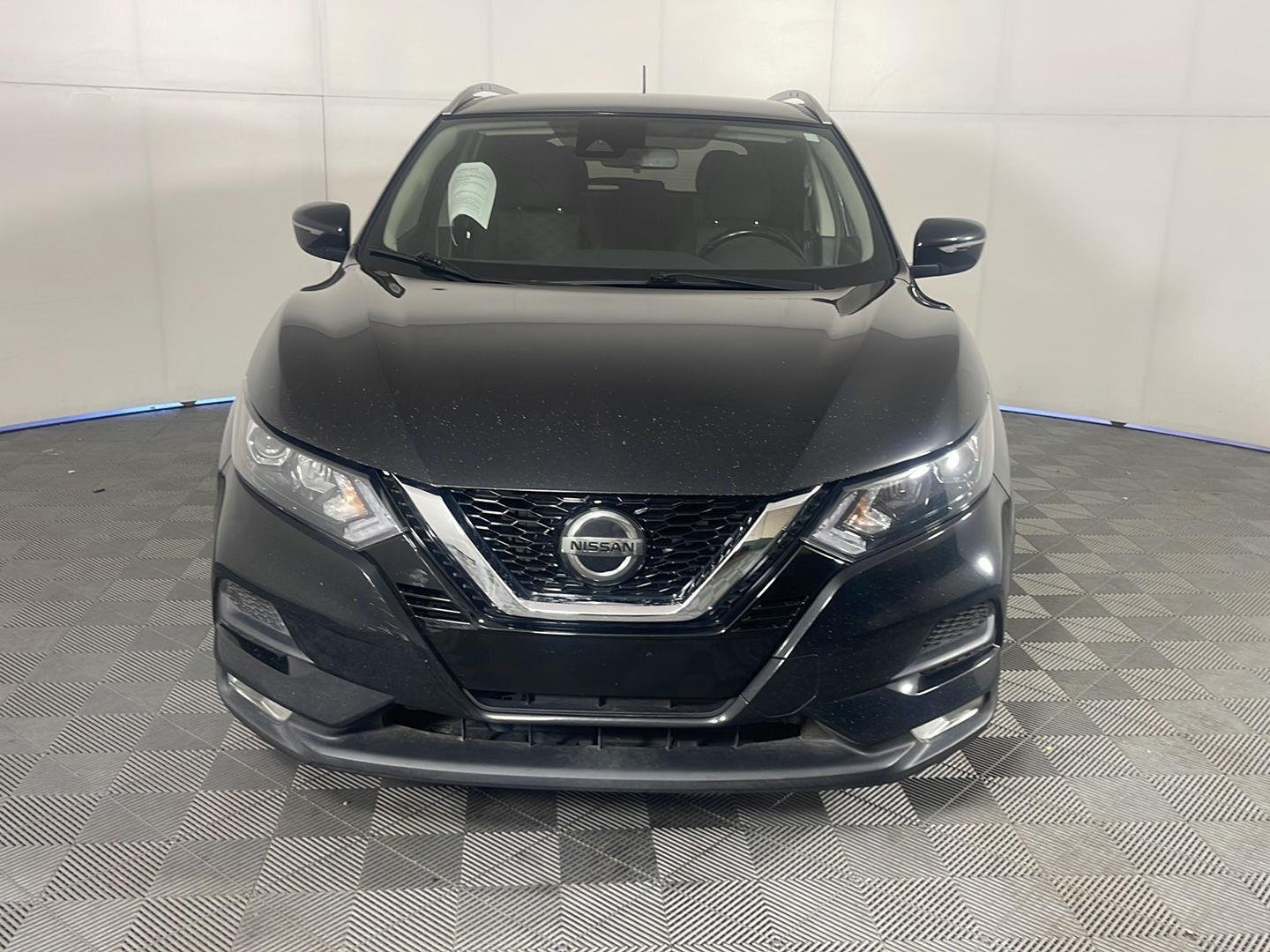 Used 2022 Magnetic Black Pearl Nissan SV image 3