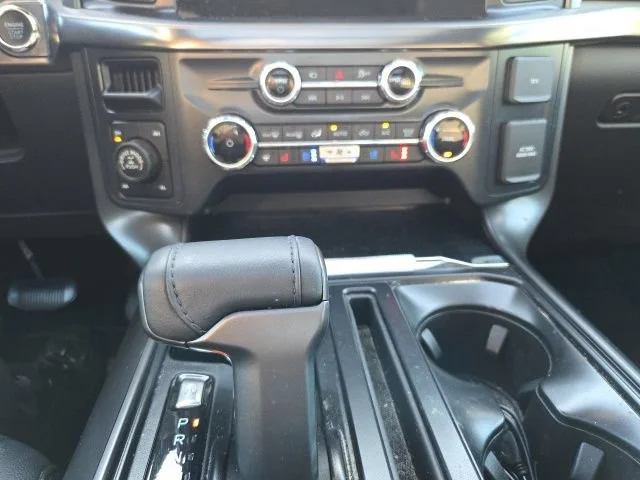 Used 2025 Blue Metallic Ford LARIAT image 21