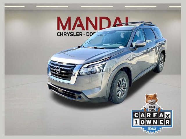 2022 Nissan Pathfinder SV