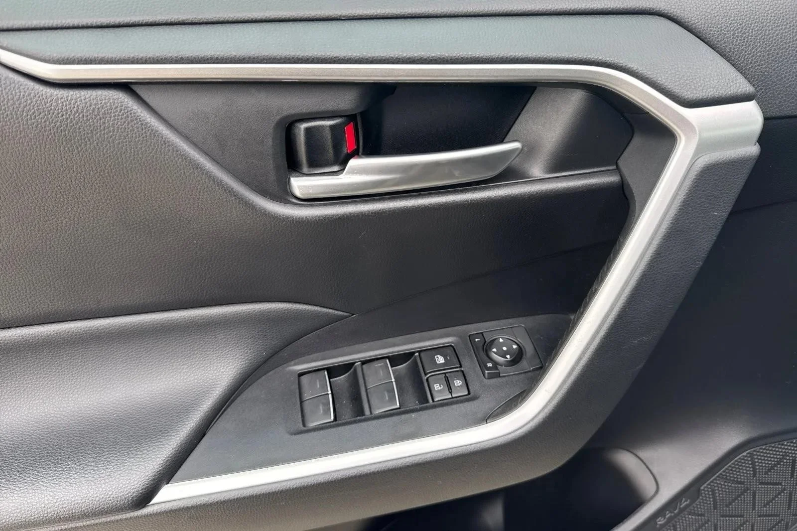 Certified Used 2023 MAGNETIC GRAY Toyota XLE Premium image 30