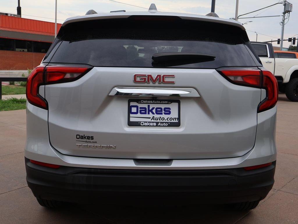 Used 2018 QUICKSILVER METALLIC GMC SLE image 5