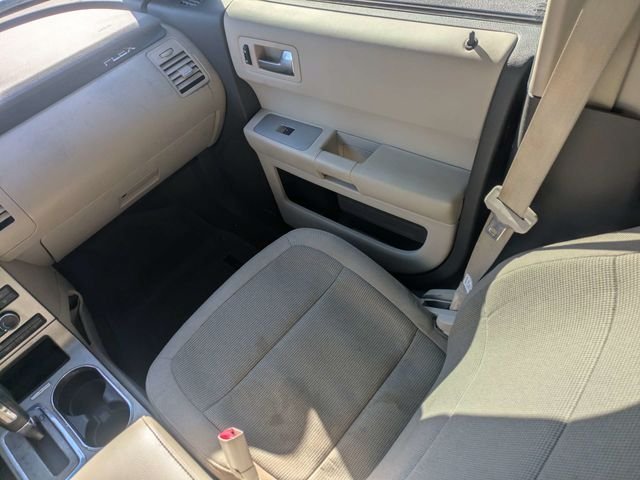 Used 2010 White Ford SE image 17