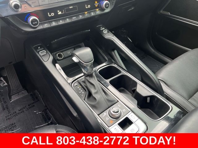 Used 2022 Black Kia S image 27