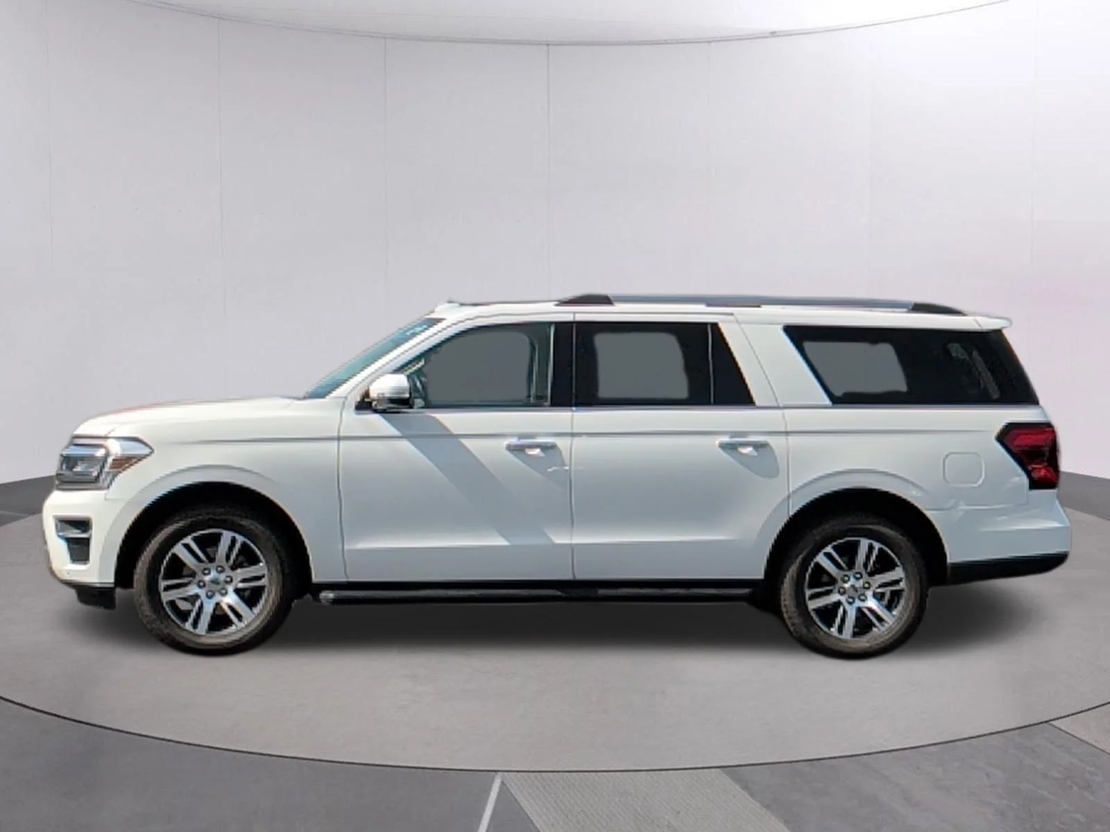 Used 2024 Oxford White Ford Limited image 2