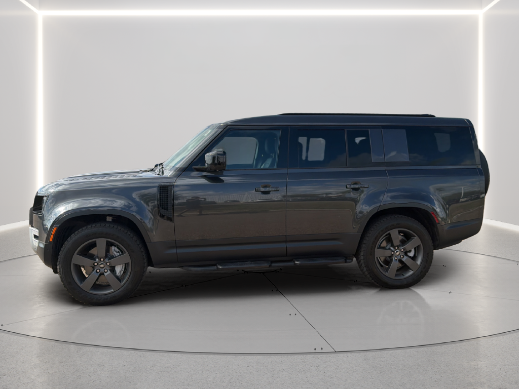 Used 2025 Gray Land Rover S image 13