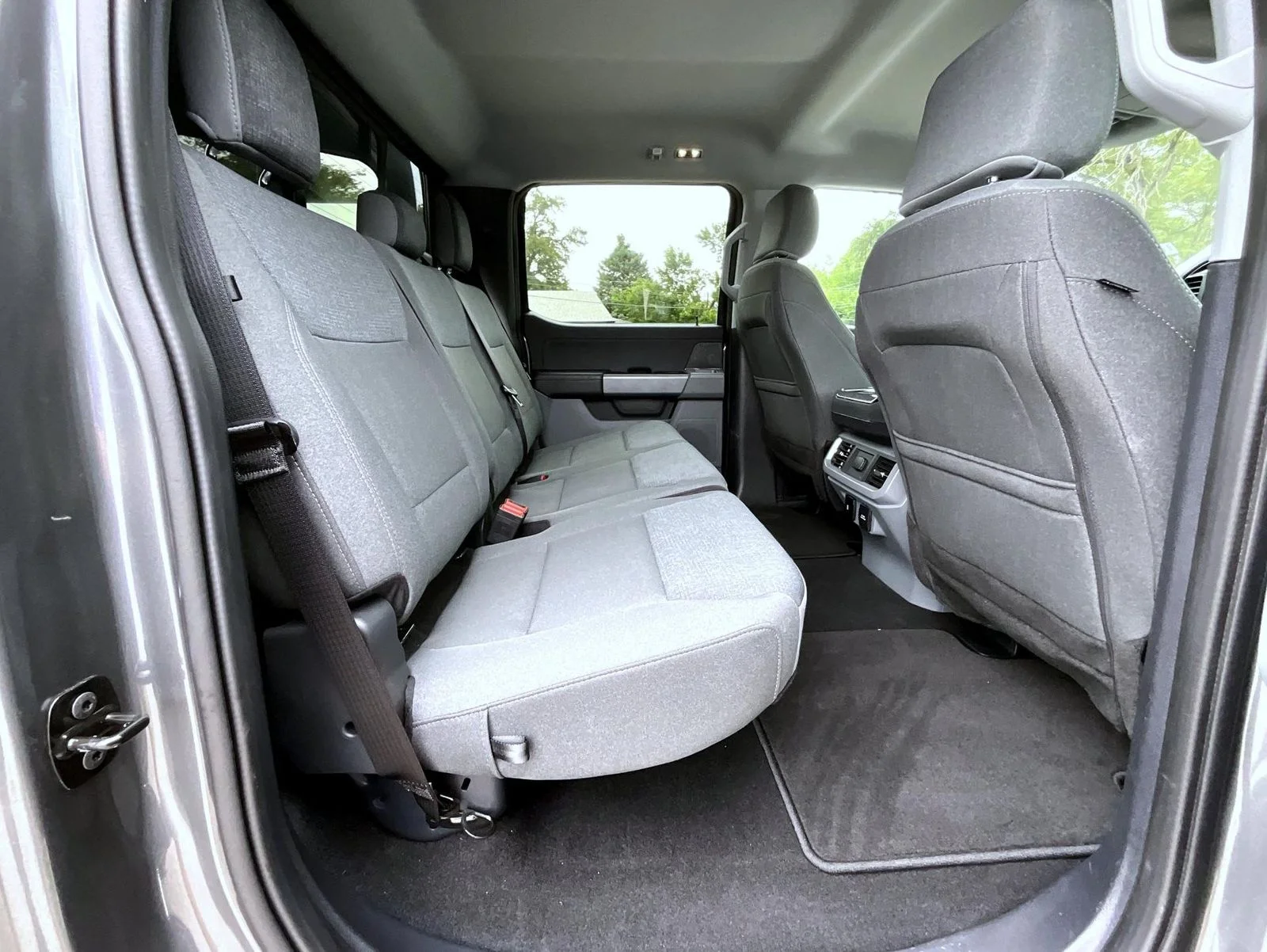 Used 2024 Gray Ford XLT image 22