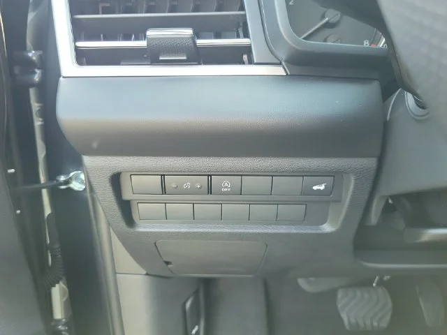 Used 2026 Gray Mitsubishi SE image 26