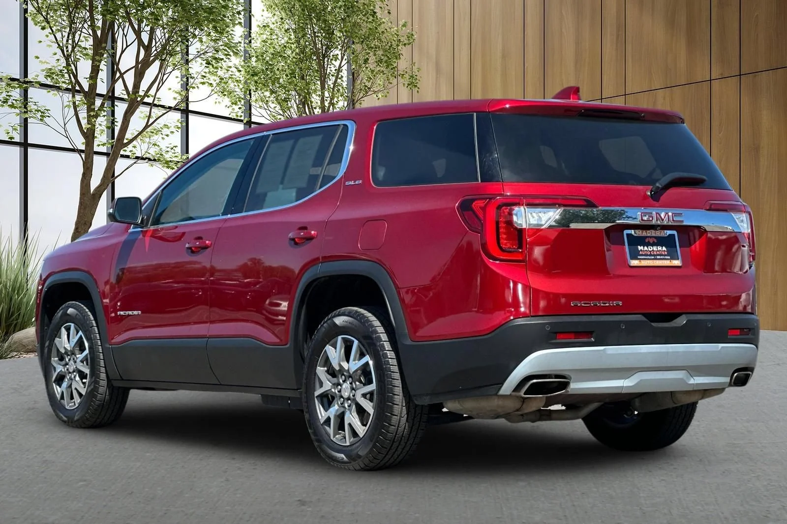 Used 2022 Cayenne Red Tintcoat GMC SLE image 6