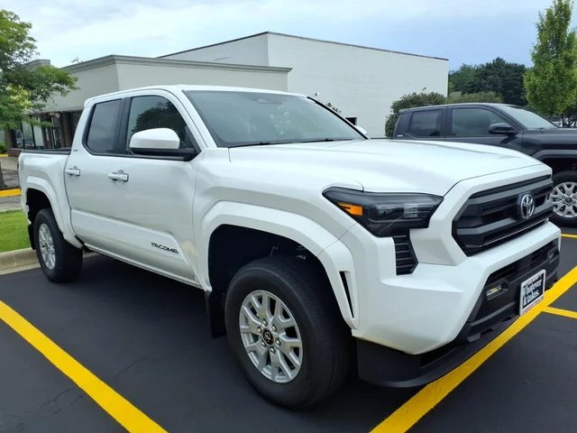 2026 Toyota Tacoma SR5 DBLCAB 4WD