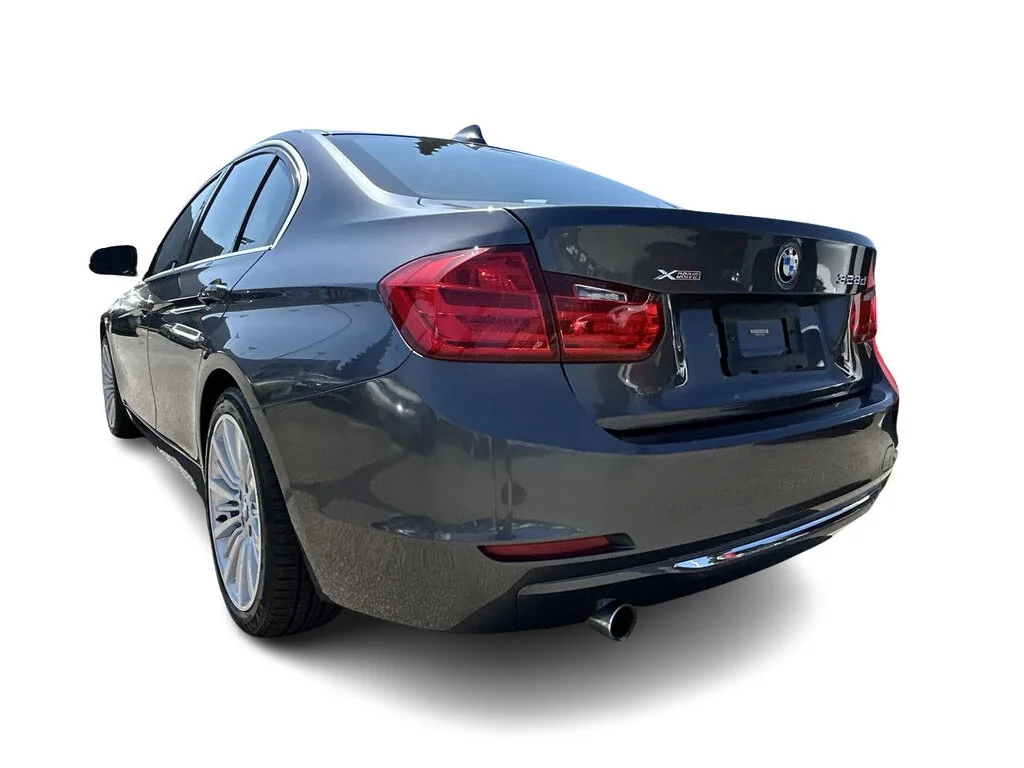 Used 2015 Mineral Grey Metallic BMW xDrive Sedan Dilawri Certified   Local BC   No Acc image 10