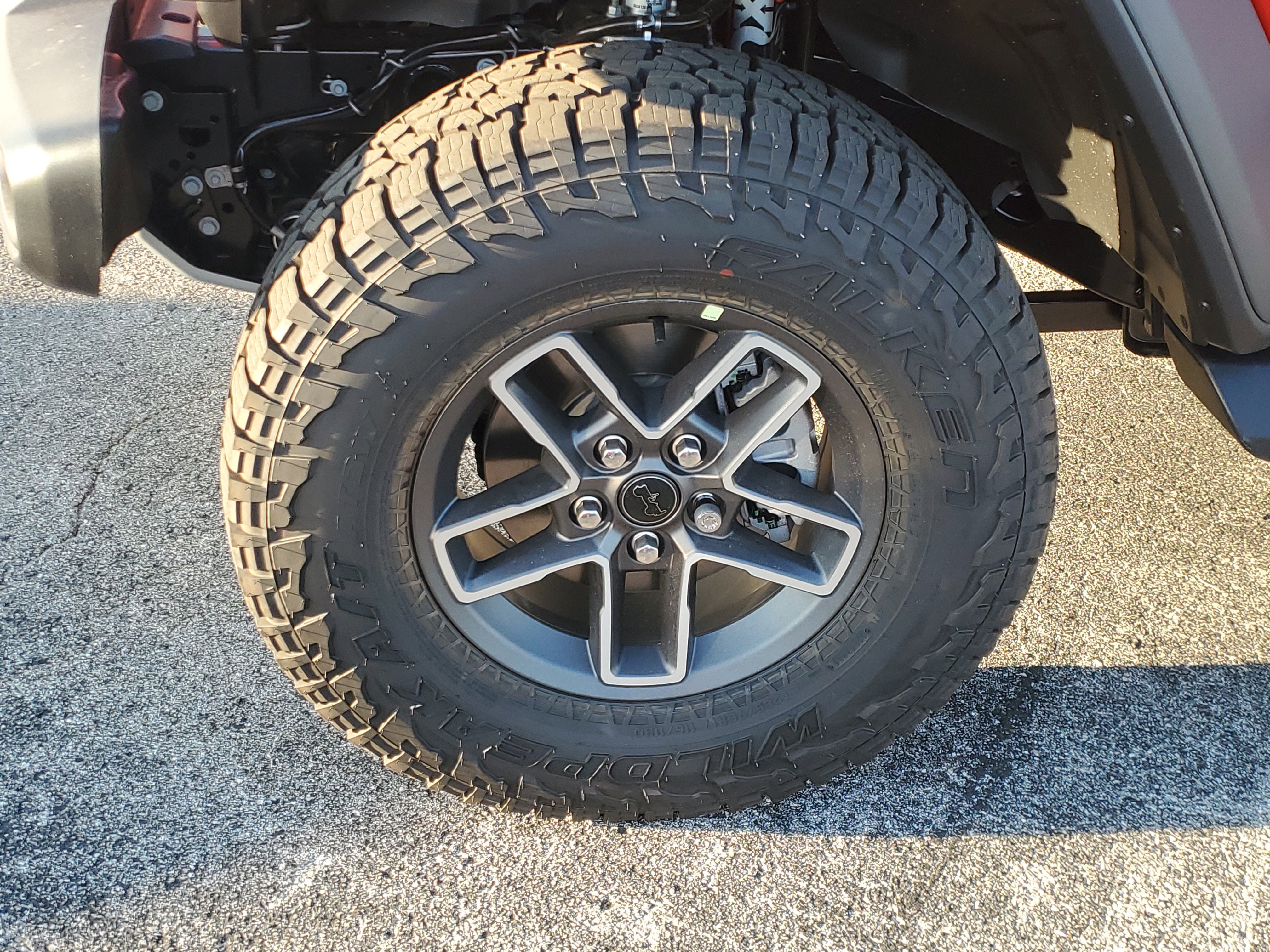 New 2026 Firecracker Red Clearcoat (DISC) Jeep Mojave image 4
