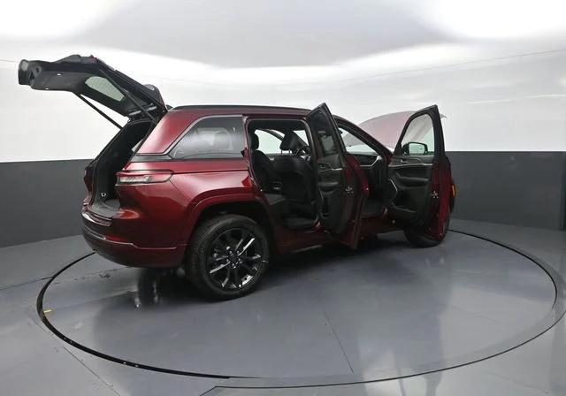 New 2026 Velvet Red Pearl-Coat Exterior Paint Jeep Limited Reserve image 35