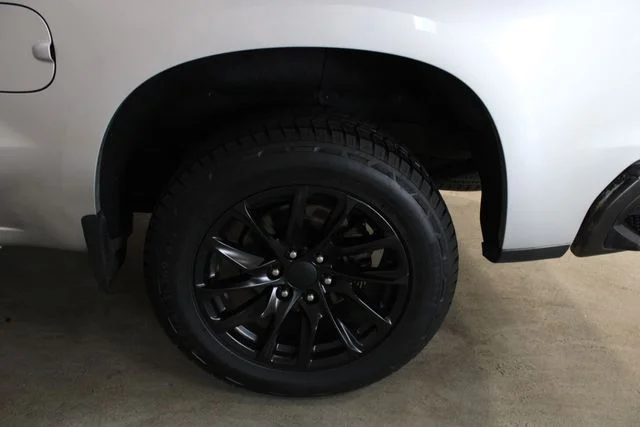Used 2020 Silver Chevrolet LT image 25