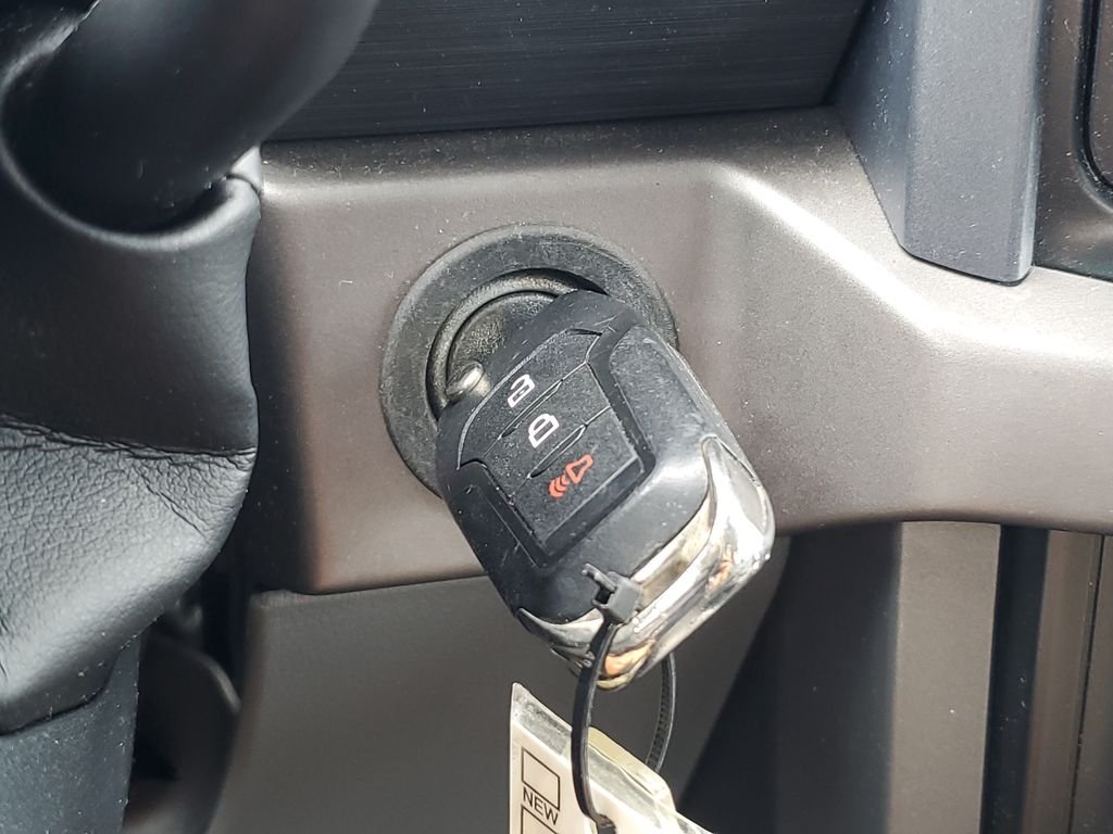 Used 2024 Silver Ford XLT image 23