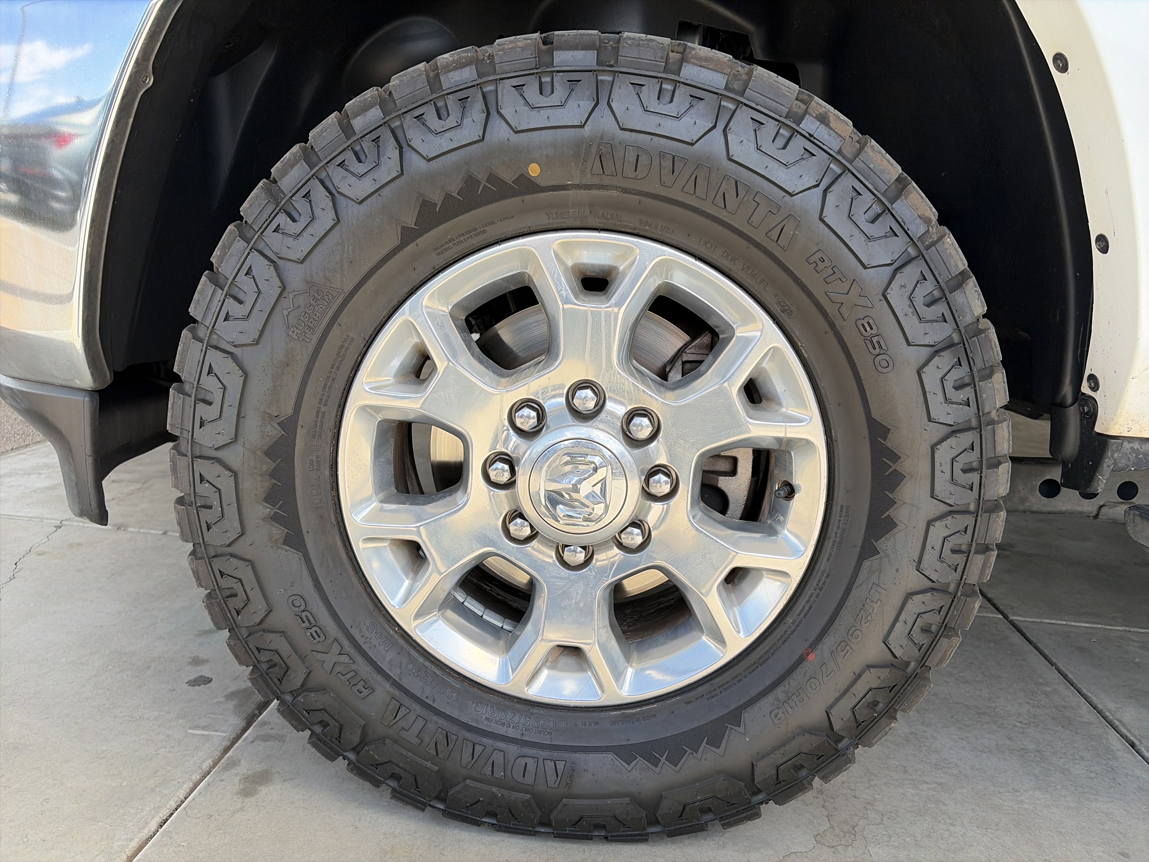 Used 2022 White Ram Laramie image 25